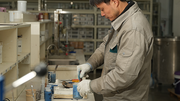 科创美涂料：乳胶漆絮凝分水与浮色发花控制策略