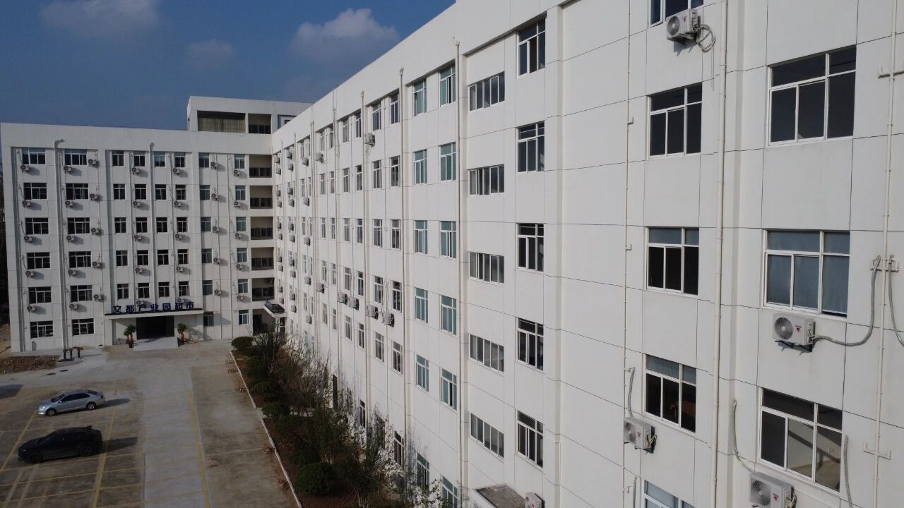 外墙翻新施工：温度、湿度、墙面隐患一次讲清楚