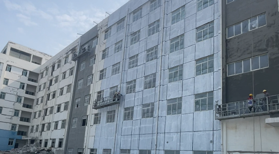 厂房翻新期间，施工安全与生产安全如何兼顾？