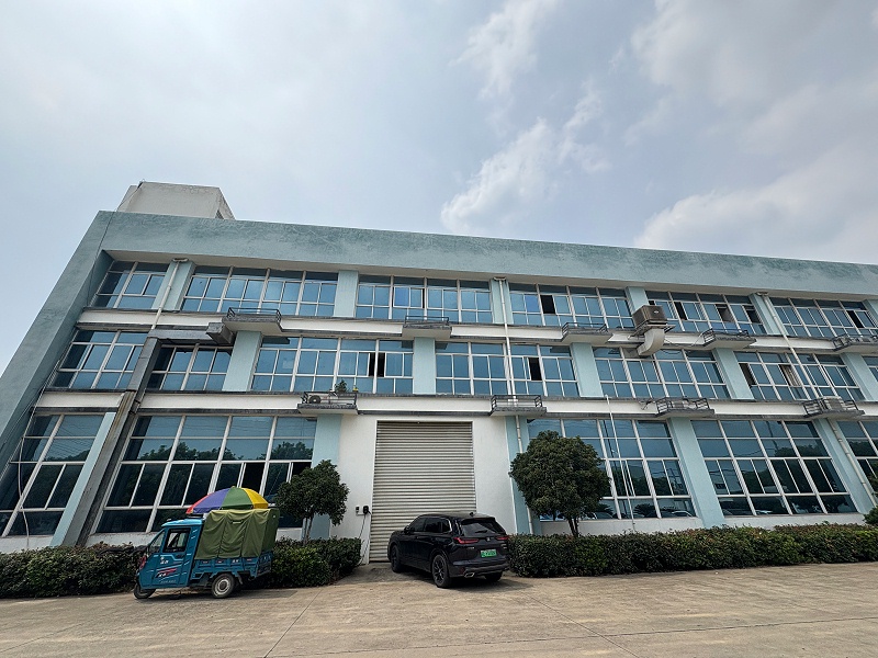 厂房外墙掉色渗水